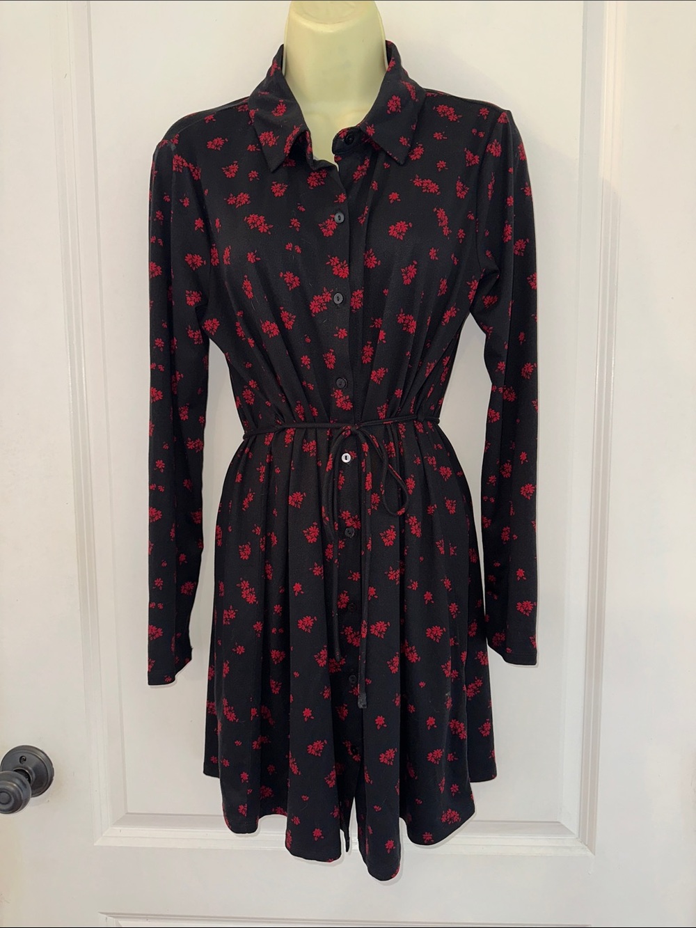 Forever 21 Black &β Red Floral Knit Button Front Long Sleeve Mini Dress